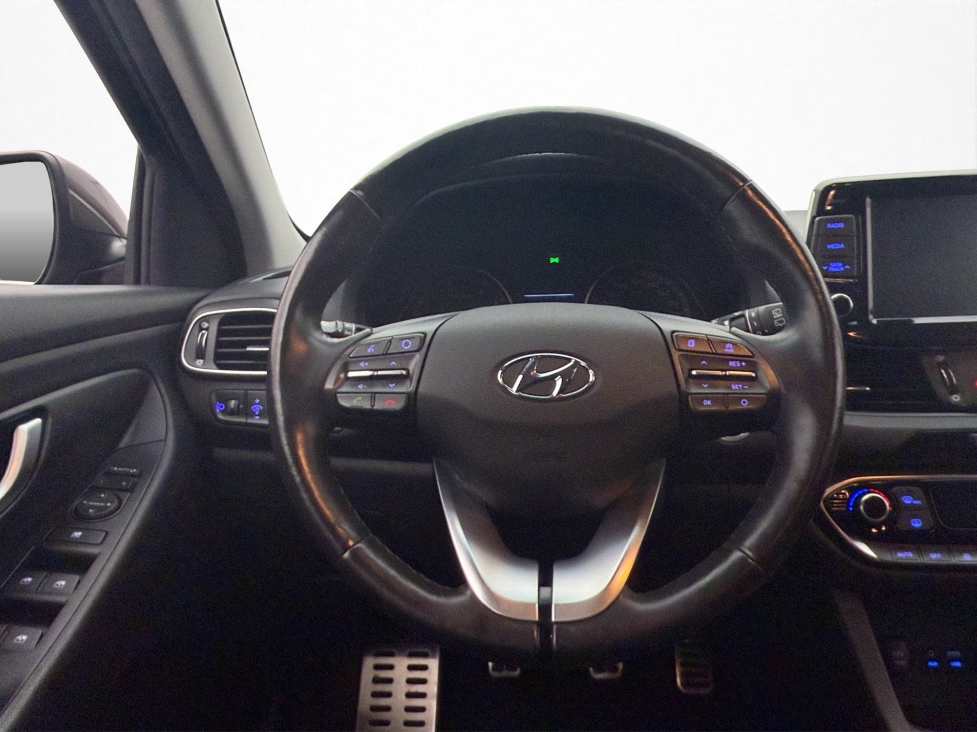 Hyundai i30 Kombi 1.4 140hk Premium Kamera CarPlay Halvskinn