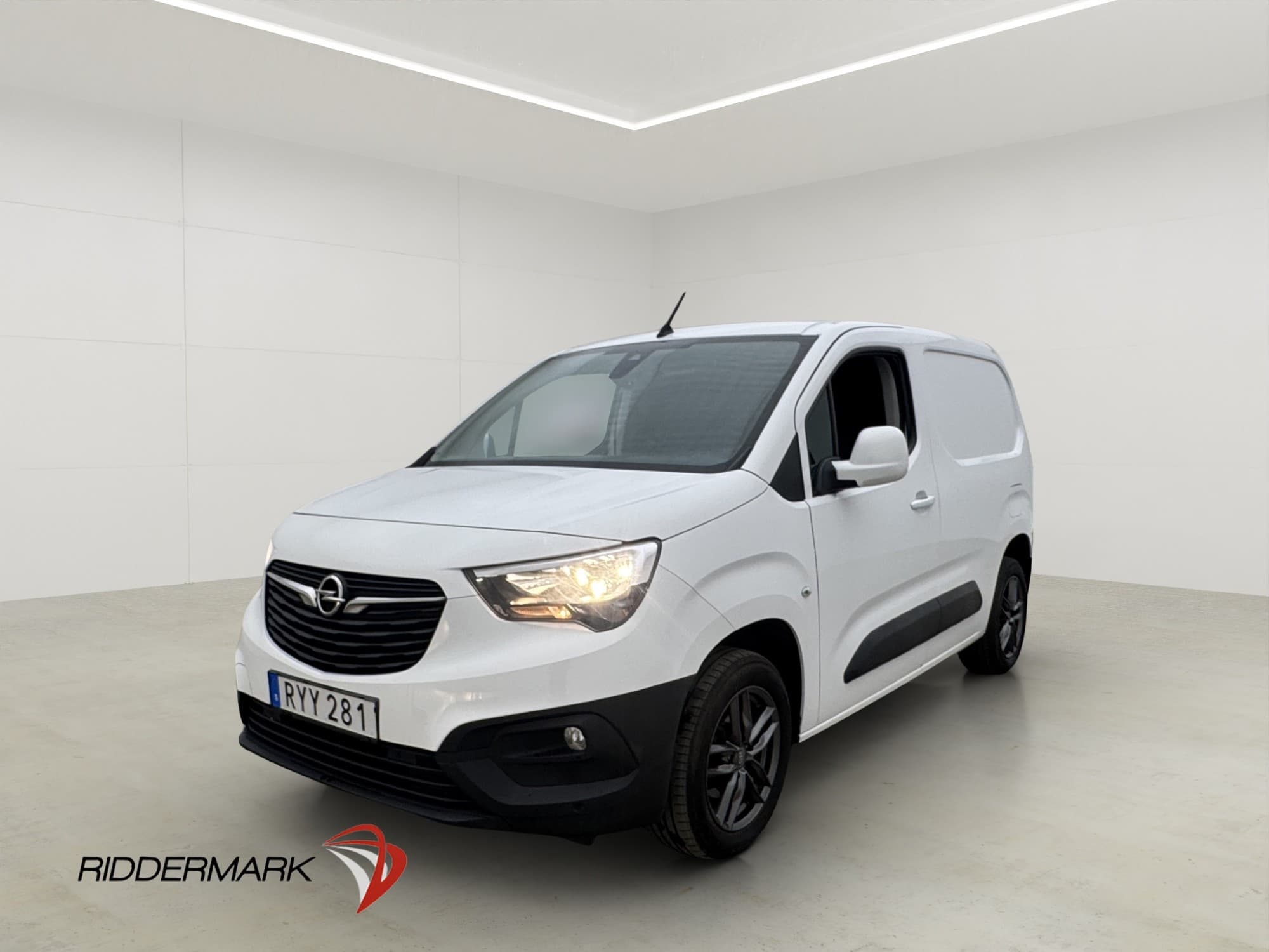 Opel Combo Cargo 1.5HDi PDC 3-Sits Farthållare Bluetooth