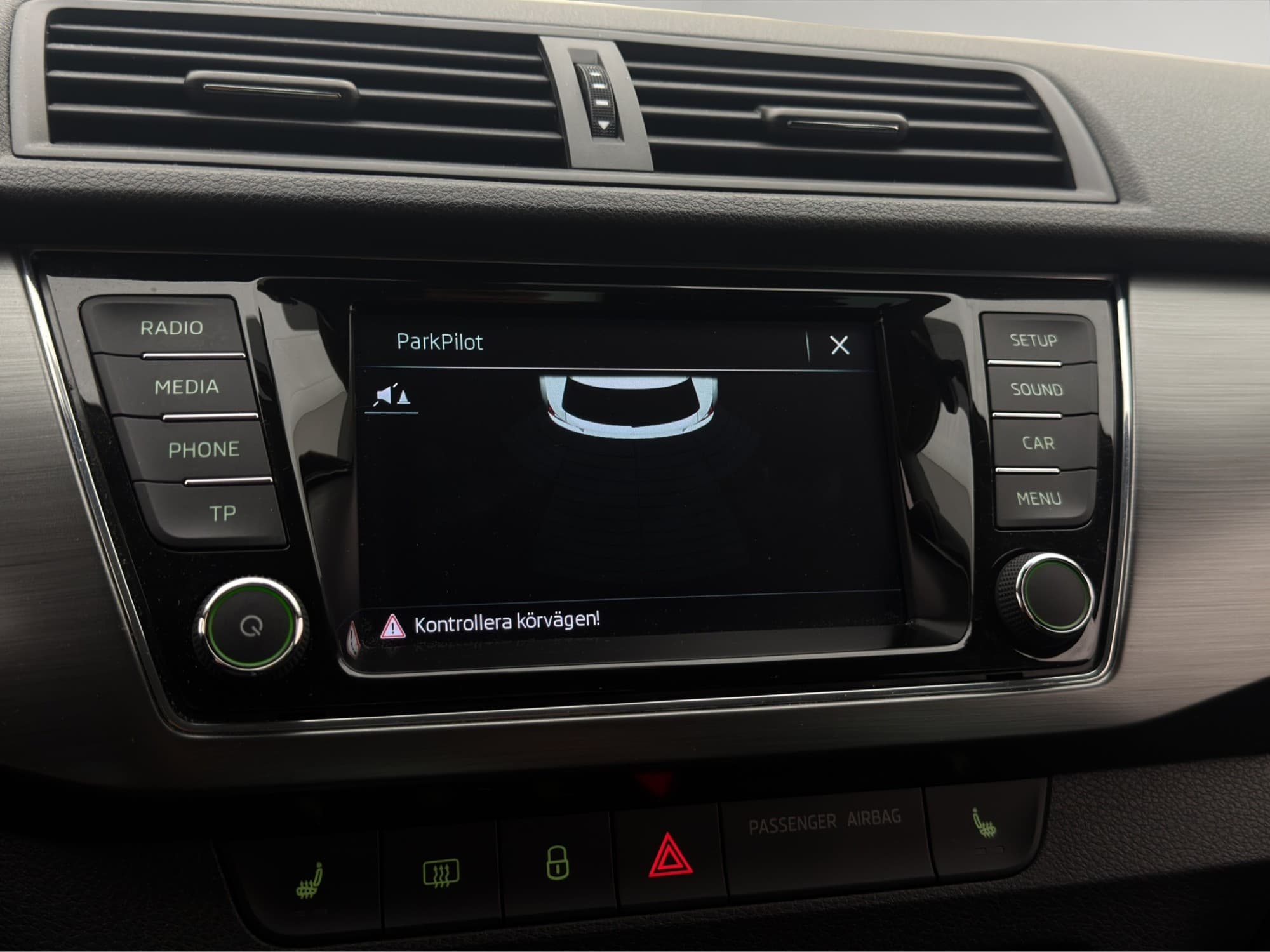 Skoda Fabia TSI 95hk Style P-Sensorer CarPlay Farthållare