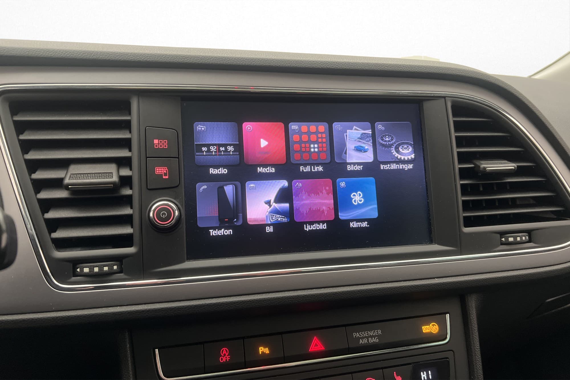 SEAT Leon ST 1.5 TGI 130hk Panorama Kamera Sensor CarPlay