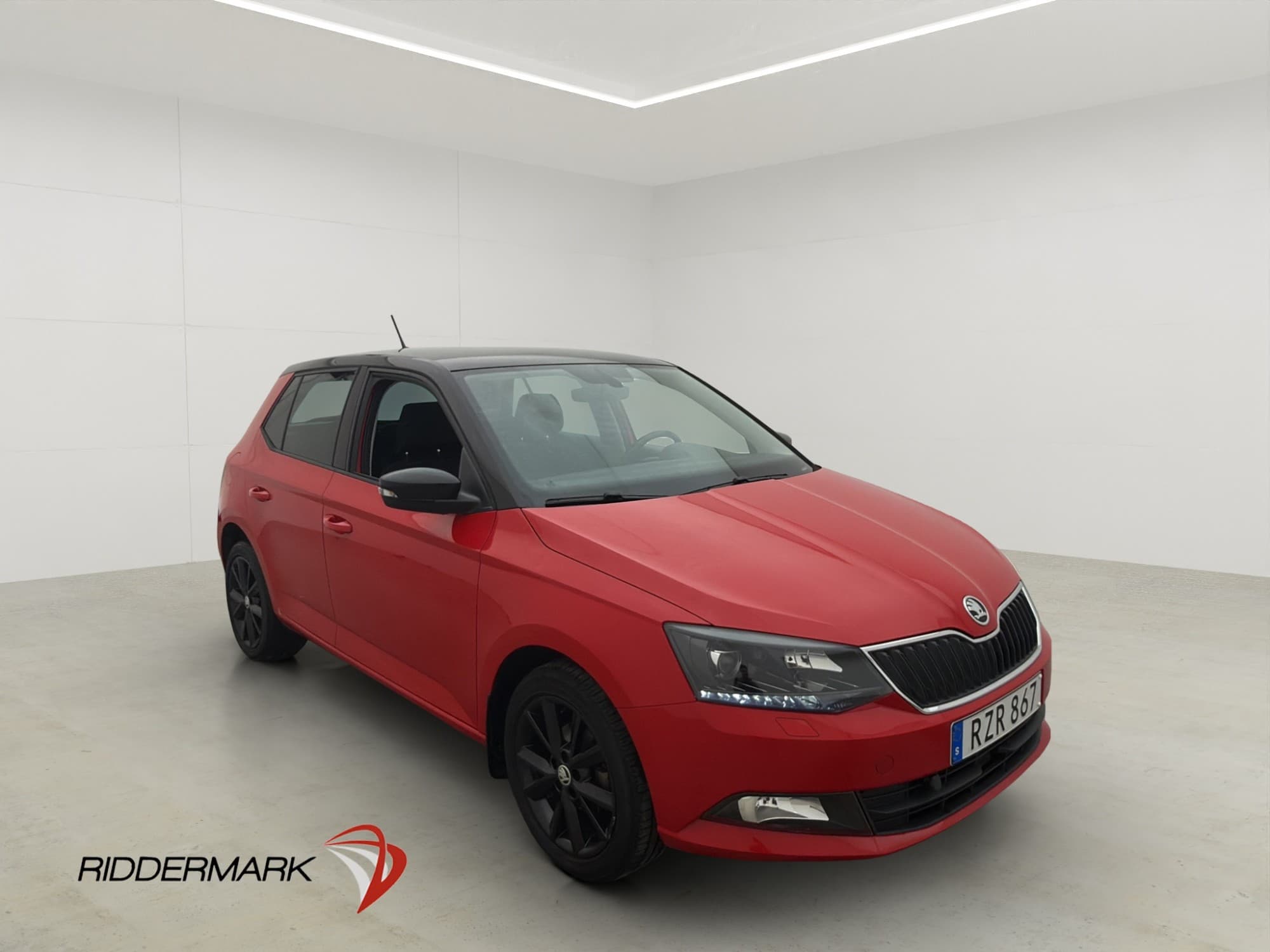 Skoda Fabia TSI 95hk Style P-Sensorer CarPlay Farthållare