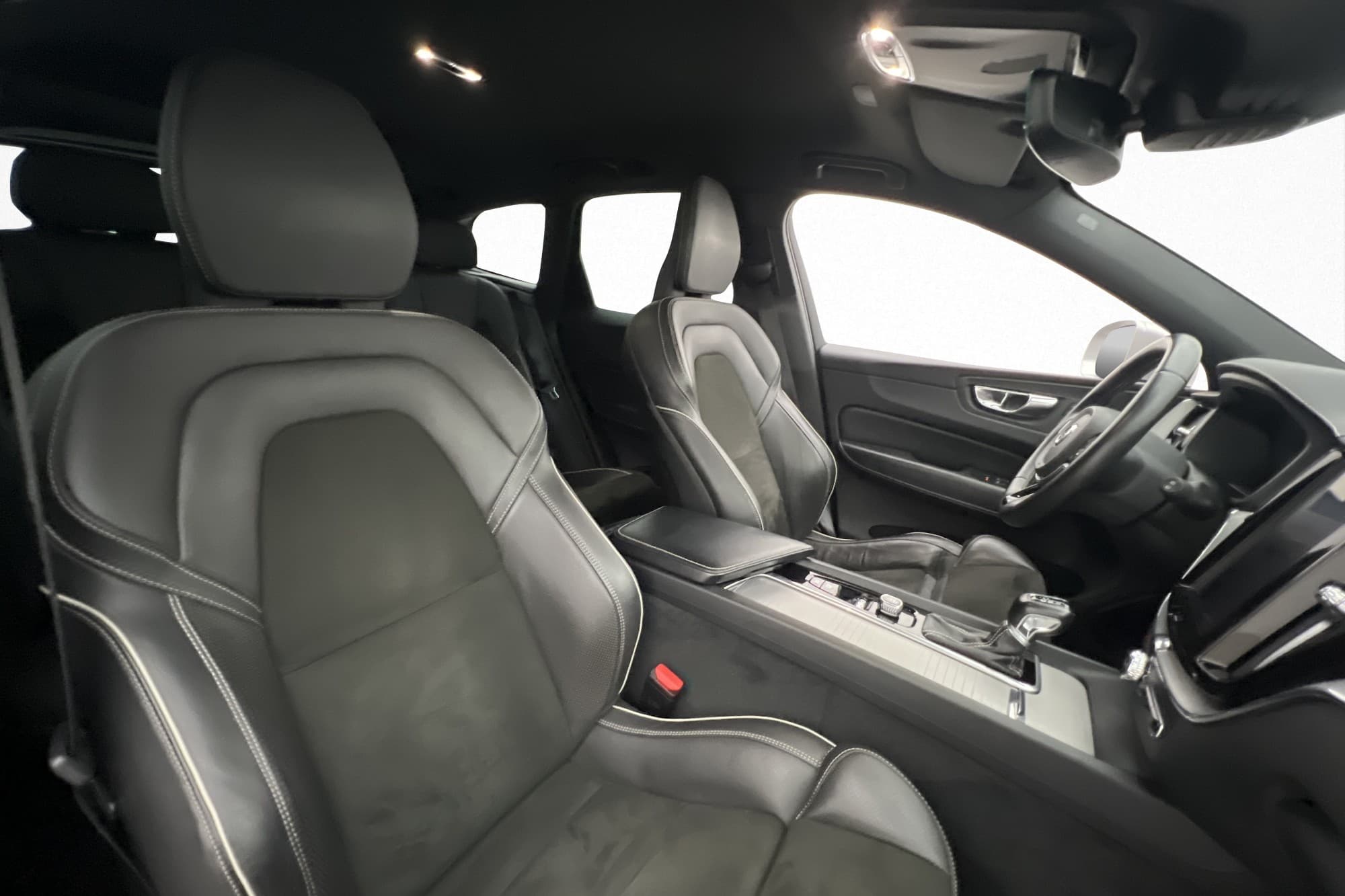 Volvo XC60 T5 R-Design Kamera CarPlay Navi Värmare Rattvärme