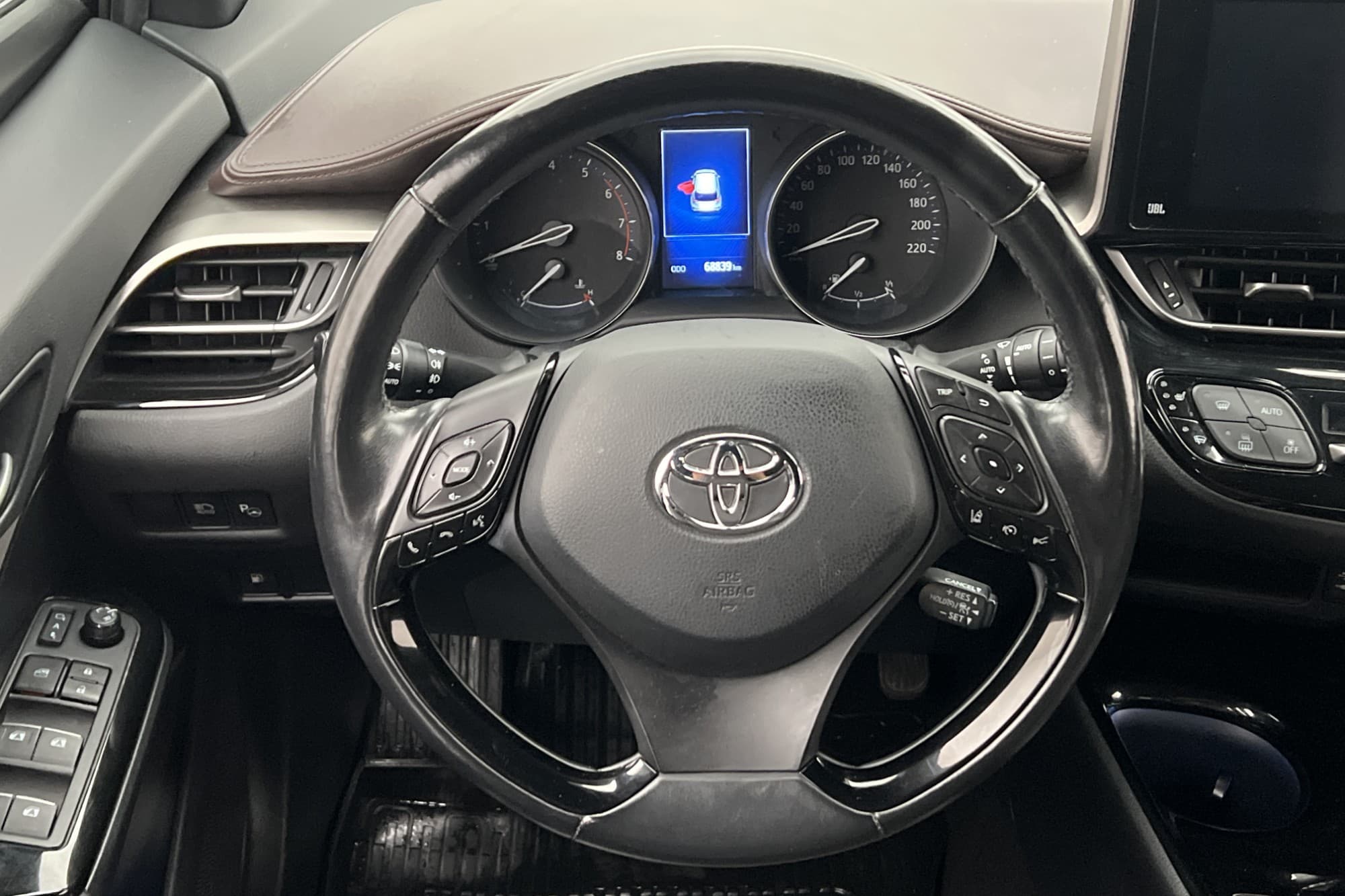 Toyota C-HR Turbo AWD 116hk Executive JBL Dragkrok Kamera