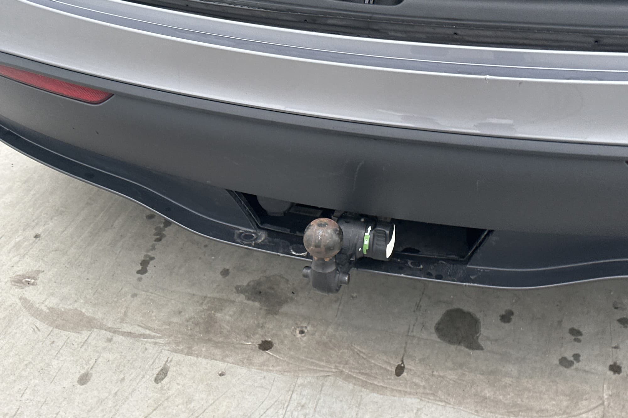 Tesla Model Y Long Range AWD Dragkrok Autopilot MOMS
