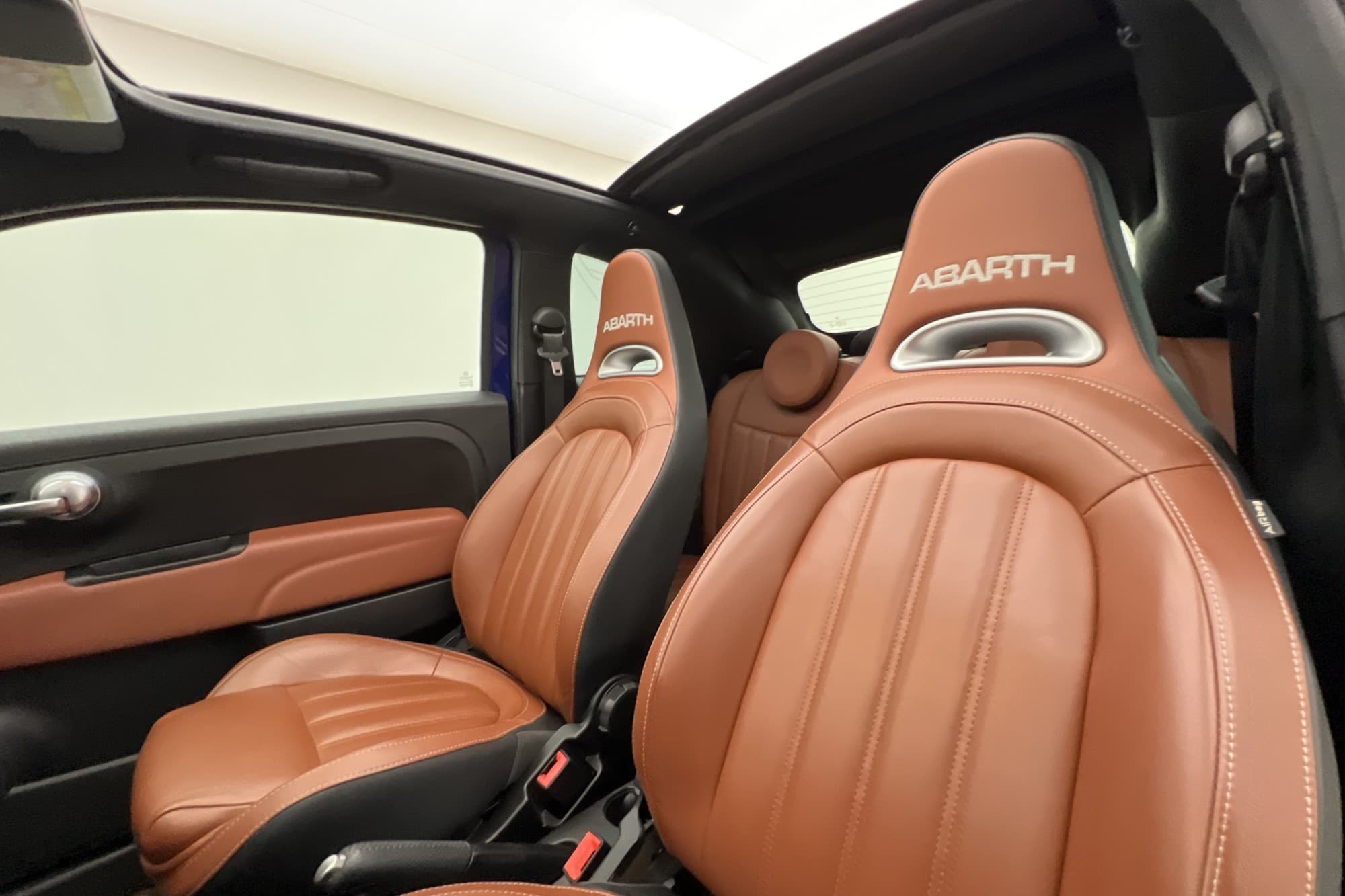 Abarth 595C 1.4 165hk Turismo Skinn BEATS CarPlay Låga Mil