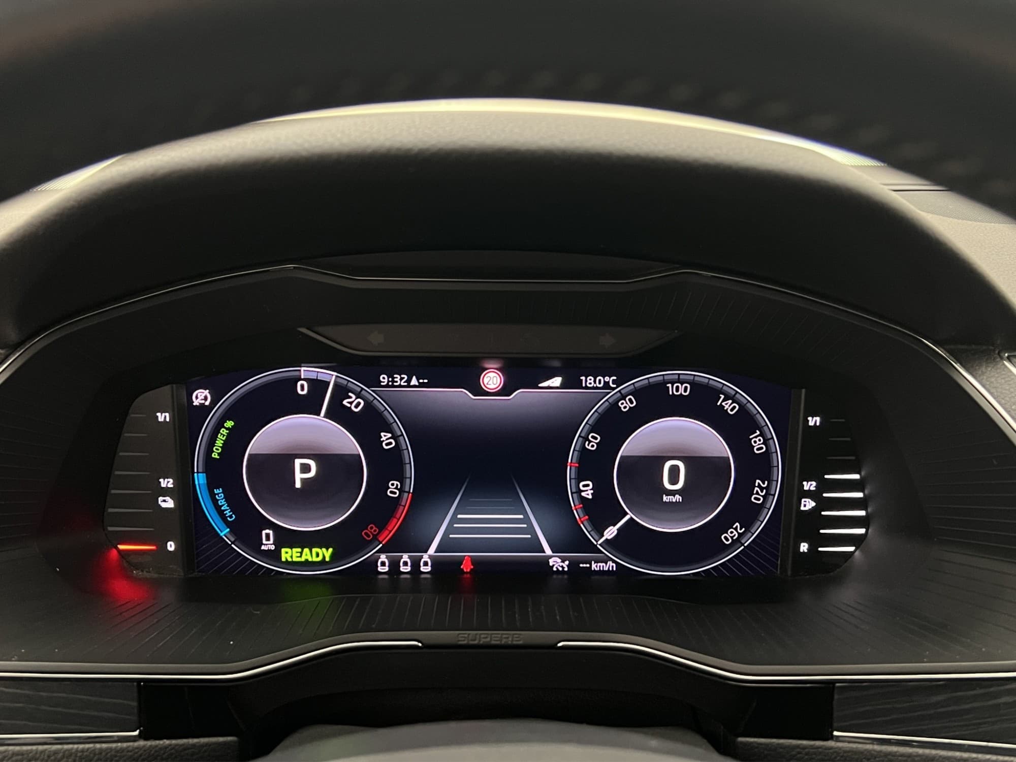 Škoda Superb iV 1.4 218hk Business Cockpit Värm Canton Drag