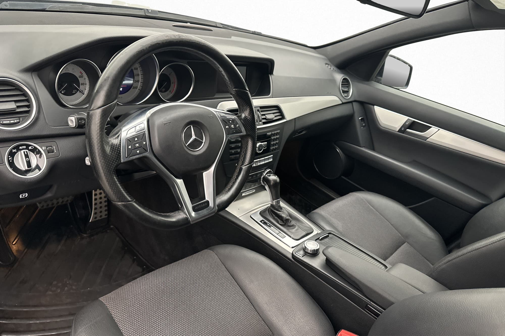 Mercedes-Benz C 200 T 136hk AMG Sport P-Sensorer Halvskinn