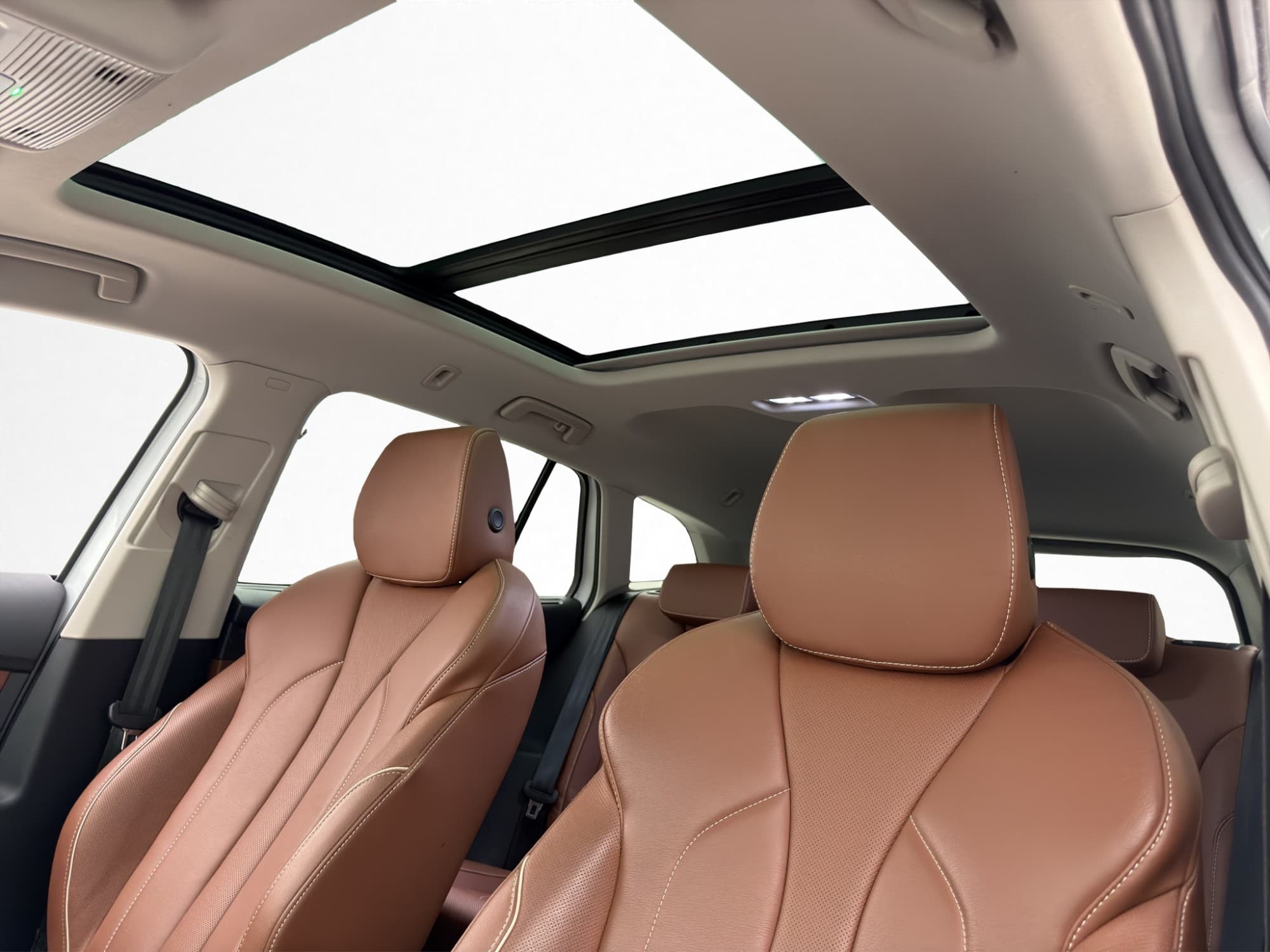 Skoda Enyaq 80 Dragkrok Panorama Värmepump Head Up Skinn
