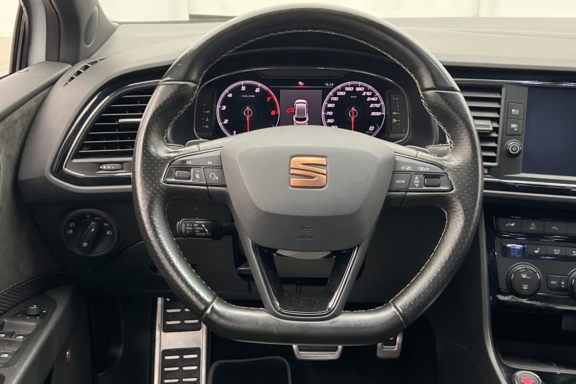 Seat Leon Cupra ST 4Drive 300hk BEATS Cockpit Kamera Ambient