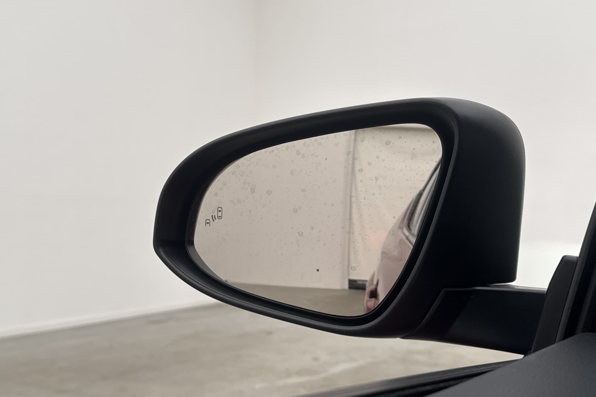 Toyota C-HR Hybrid CVT 122hk X-Edition Kamera Skinn JBL
