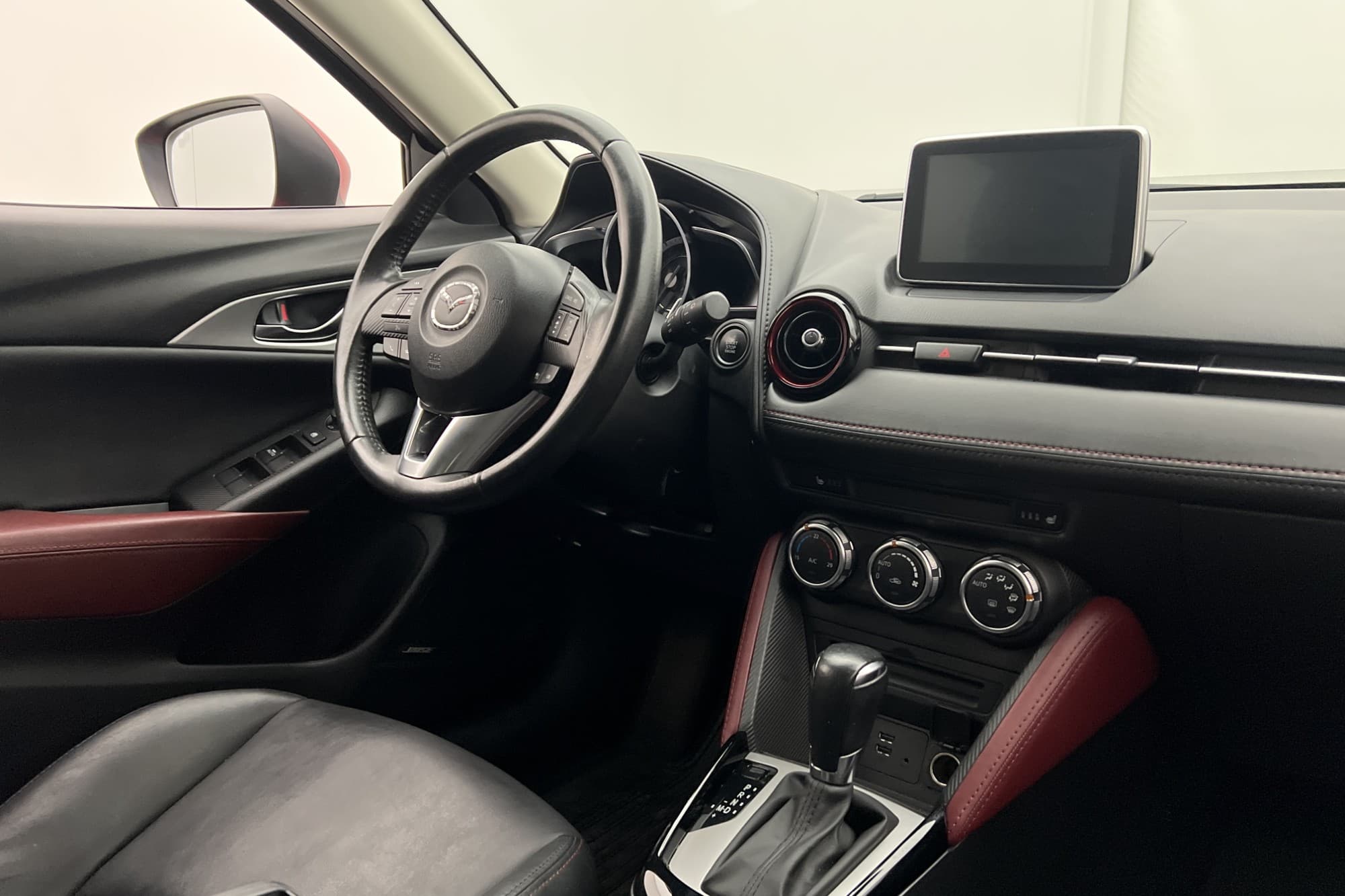 Mazda CX-3 2.0 SKYACTIV-G Navi Kamera Värmare HUD