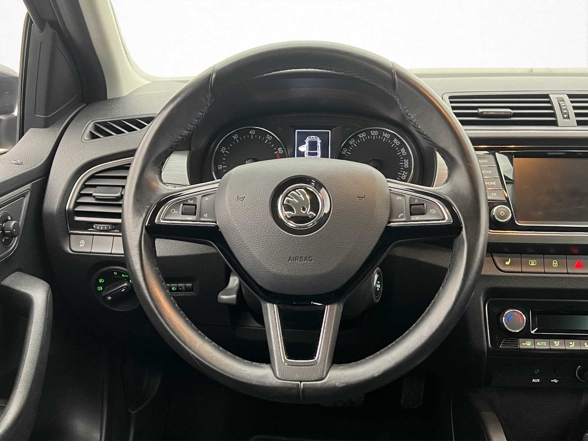 Skoda Fabia Kombi TSI Style P-Sensorer CarPlay Farthållare