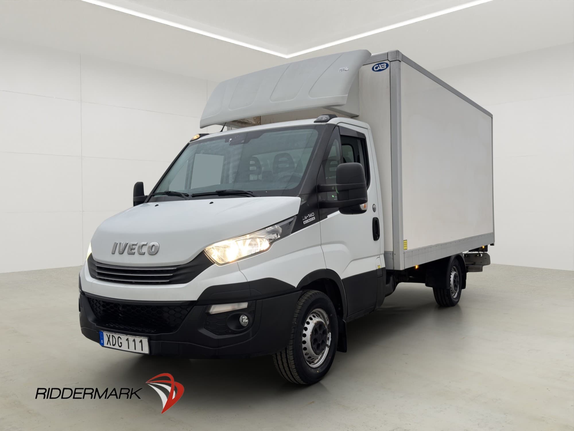 Iveco Daily 2.3 Ny-Kamrem Bakgavellyft Sidodörr Värmare MOMS