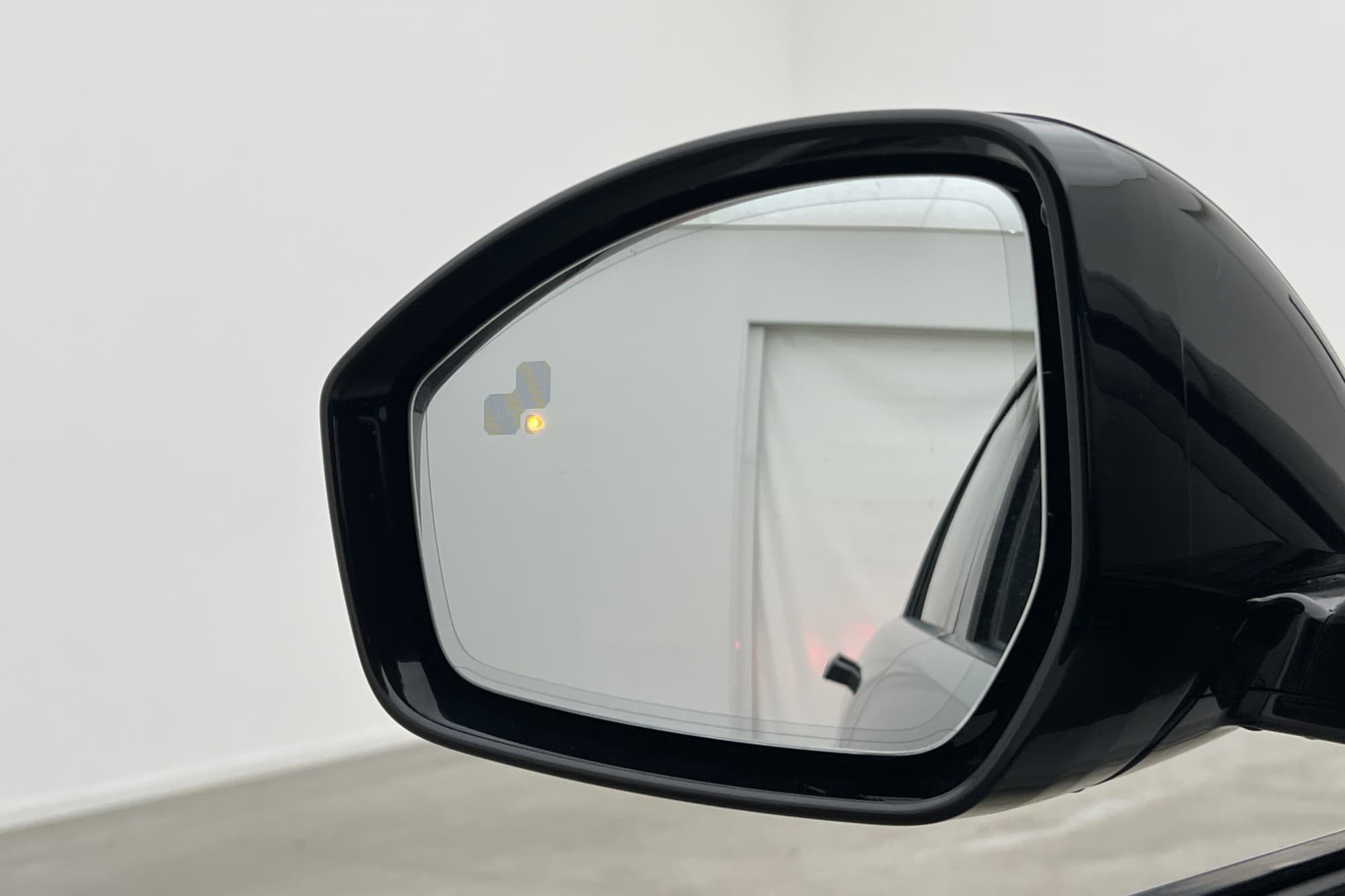 Land Rover Range Rover Evoque P200 R-Dynamic Meridian Pano