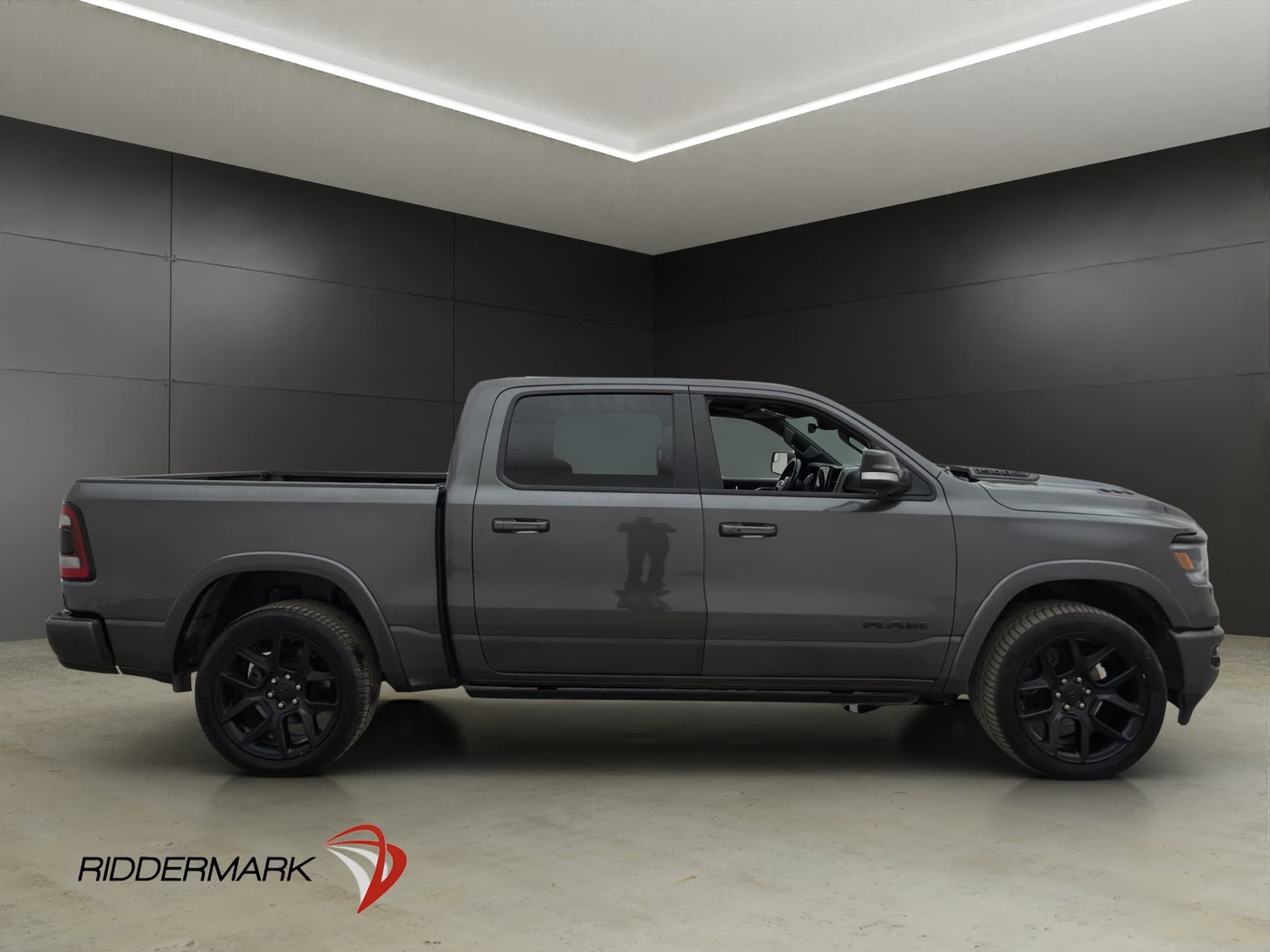 Dodge RAM 1500 Laramie Night 5.7 4x4 Drag Luft H/K Pano MOMS