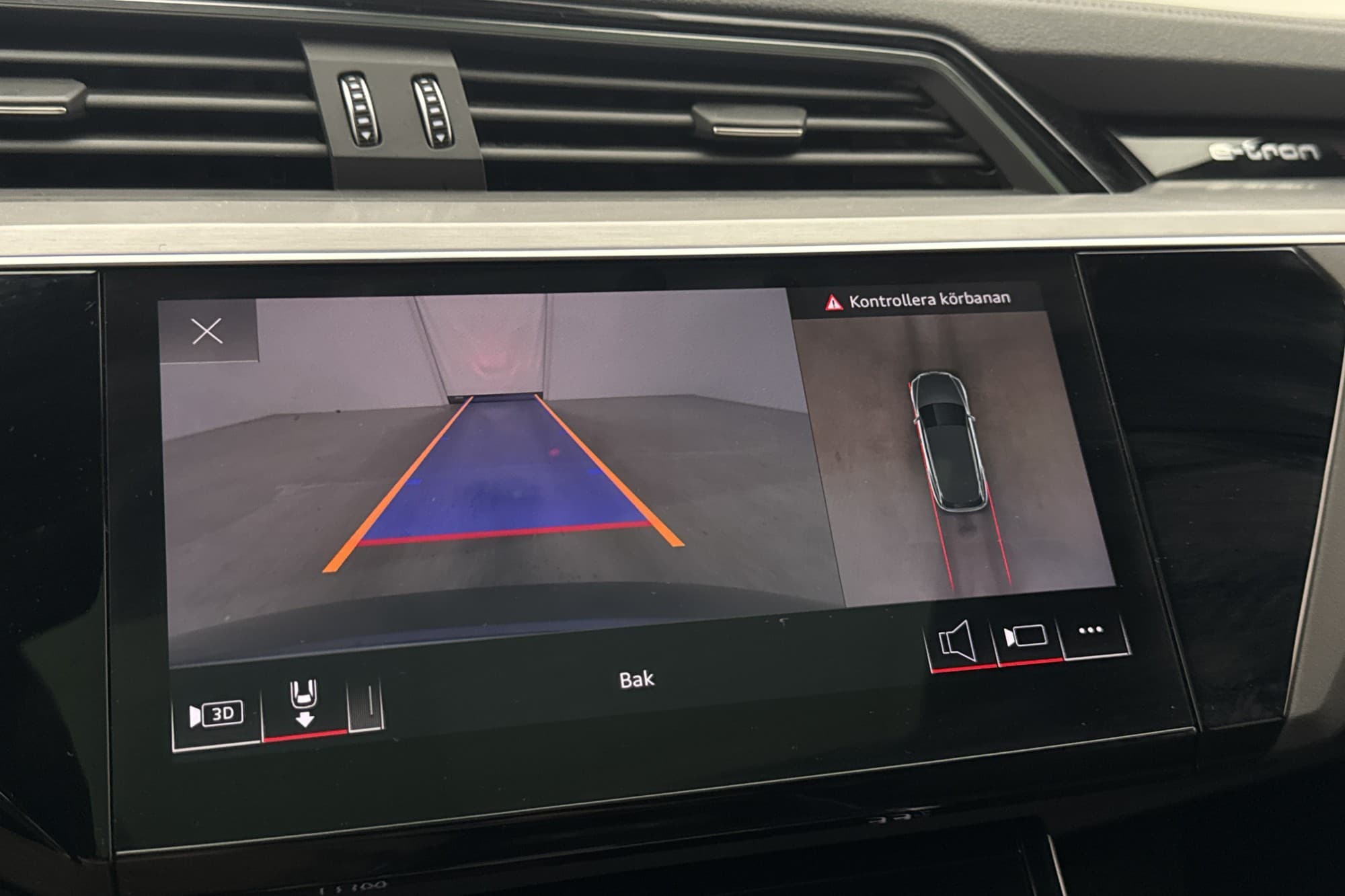 Audi e-tron 55 Q 408hk S-Line Pano Luftfjädring 360° MOMS