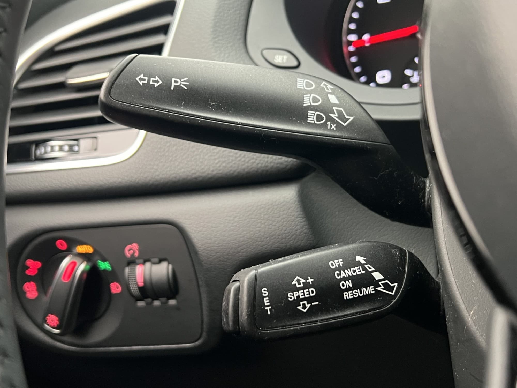 Audi Q3 2.0 TDI 150hk Quattro Proline Värmare Farthållare