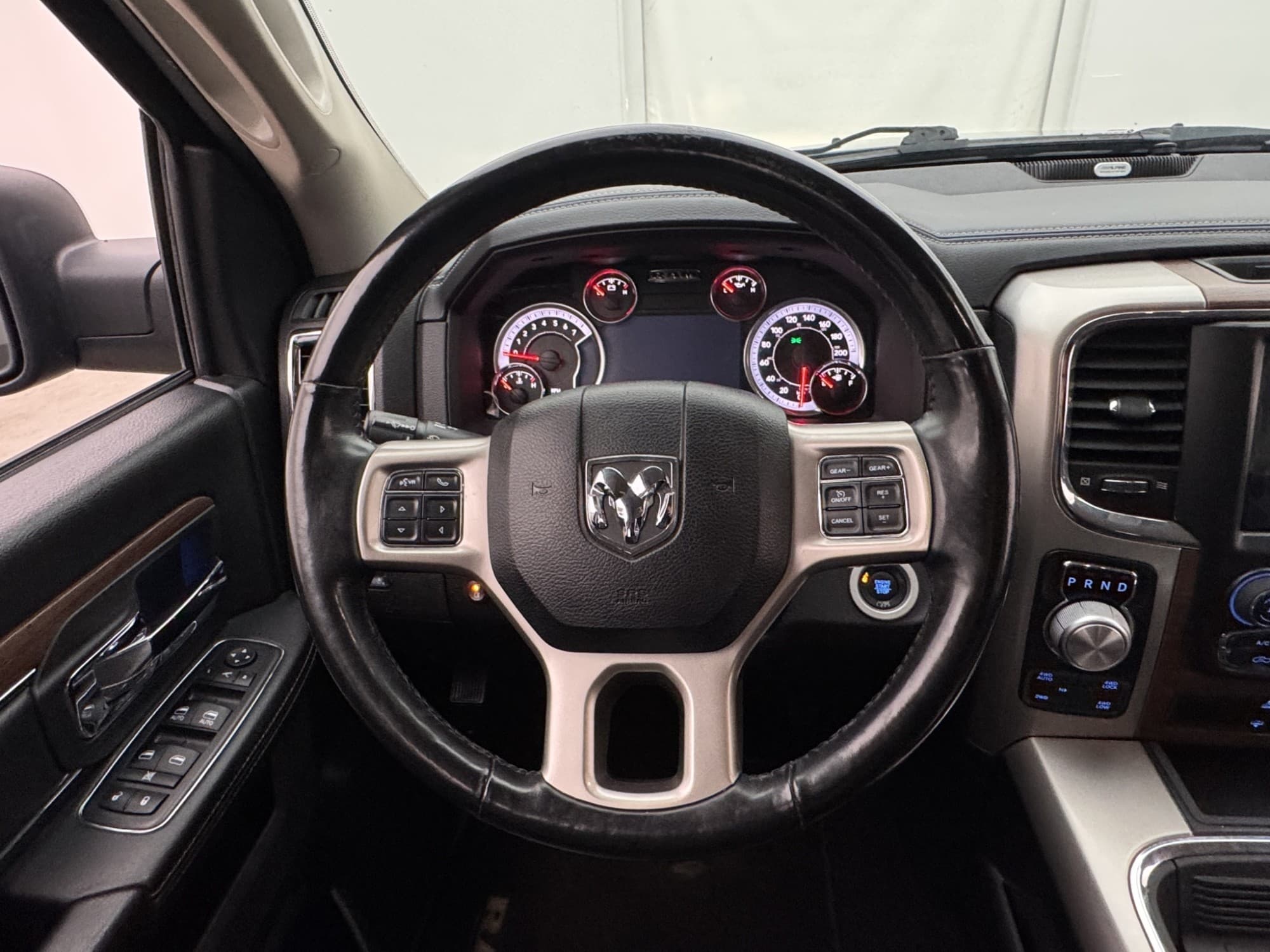 Dodge RAM 1500 Laramie 5.7 4x4 Luft Alpine Skinn B-Kamera