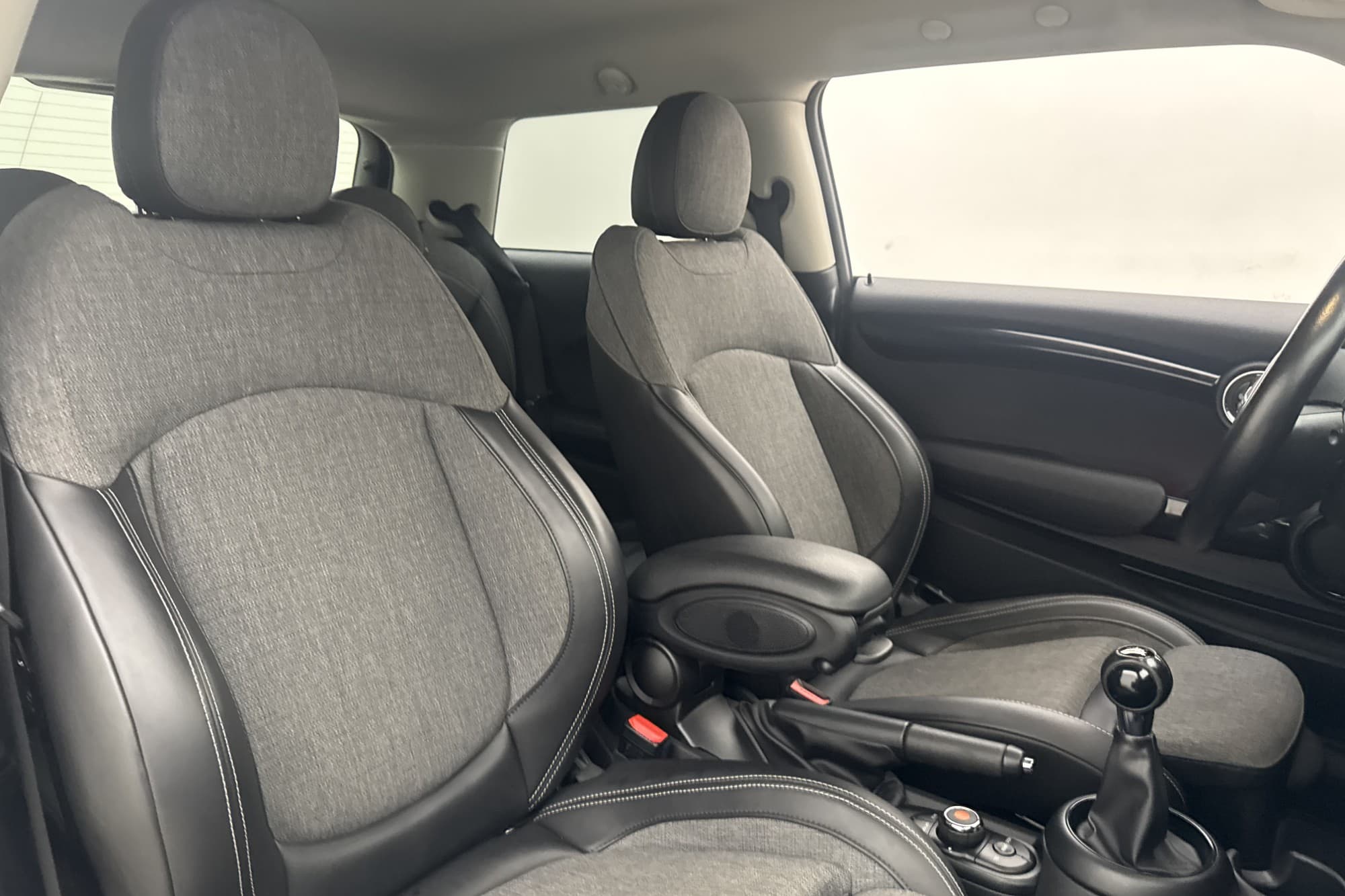 MINI Cooper S 192hk JCW-Ratt P-Sensorer Halvskinn Ambient