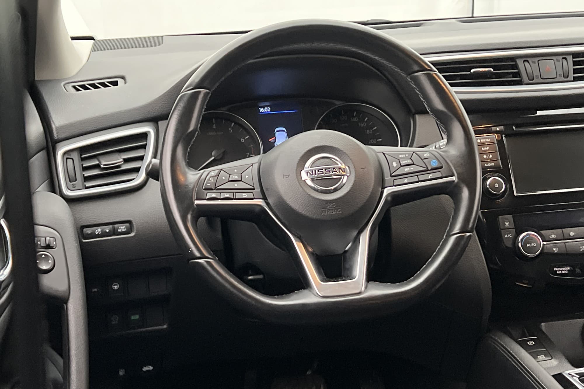 Nissan Qashqai 1.3 160hk Tekna 360° Navi Halvskinn CarPlay