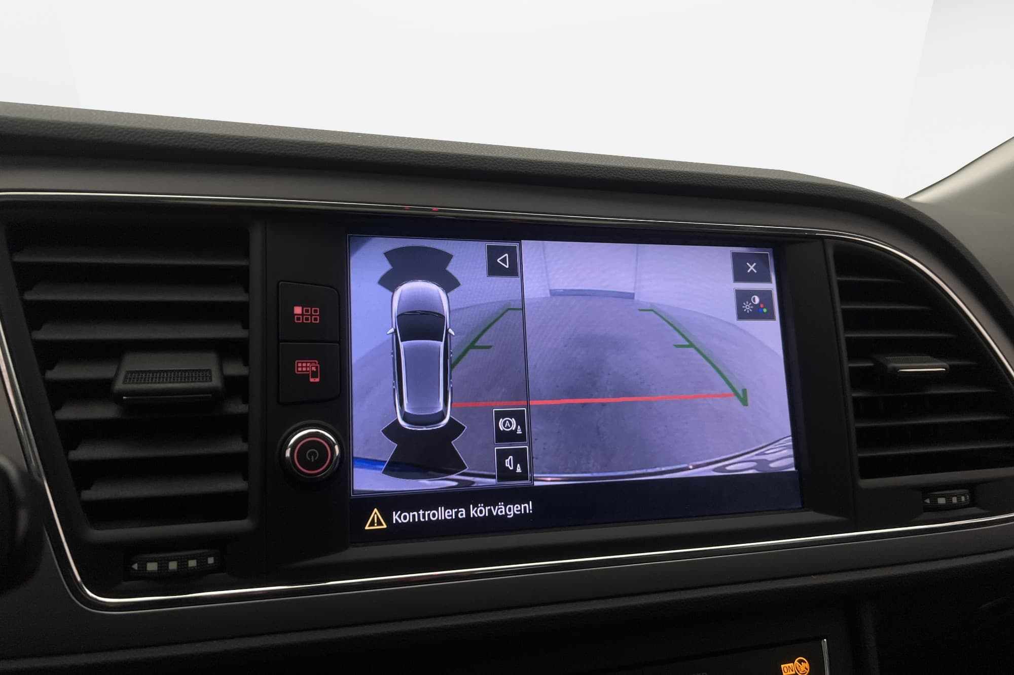 SEAT Leon ST 1.5 TGI 130hk Panorama Kamera Sensor CarPlay