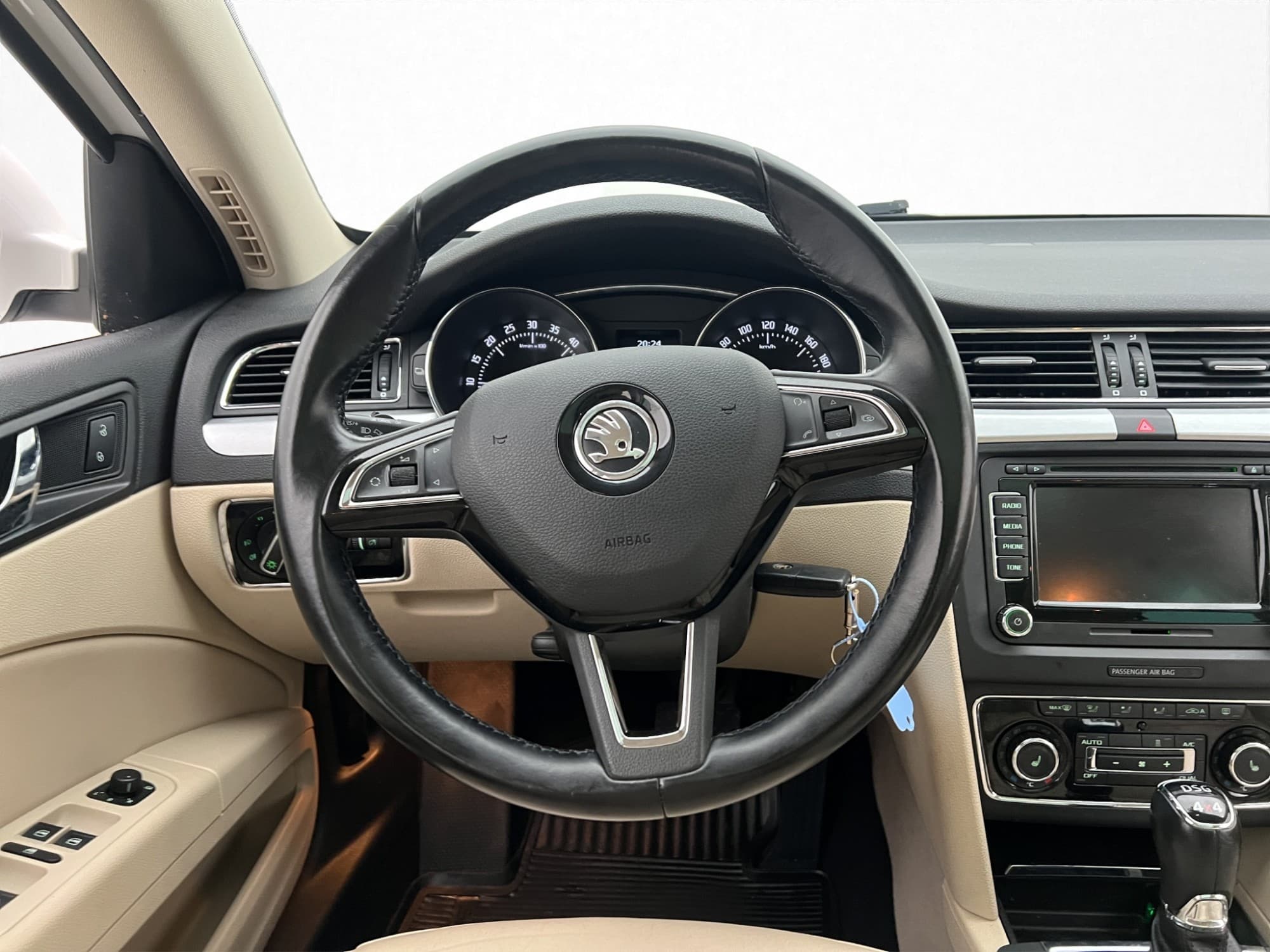 Skoda Superb Kombi TDI 4x4 Tre Kronor Pano Värmare Navi