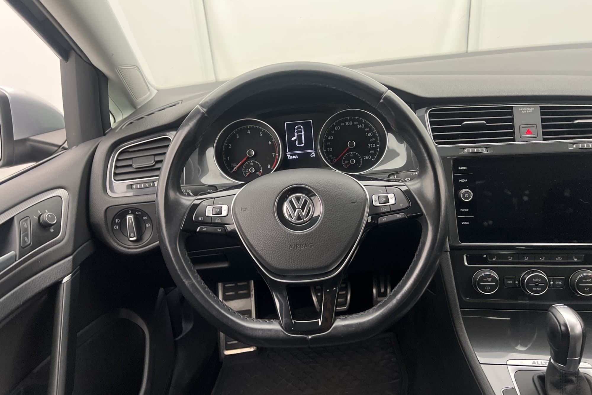 Volkswagen Golf Alltrack 1.8 TSI 4M 180hk Sensorer CarPlay