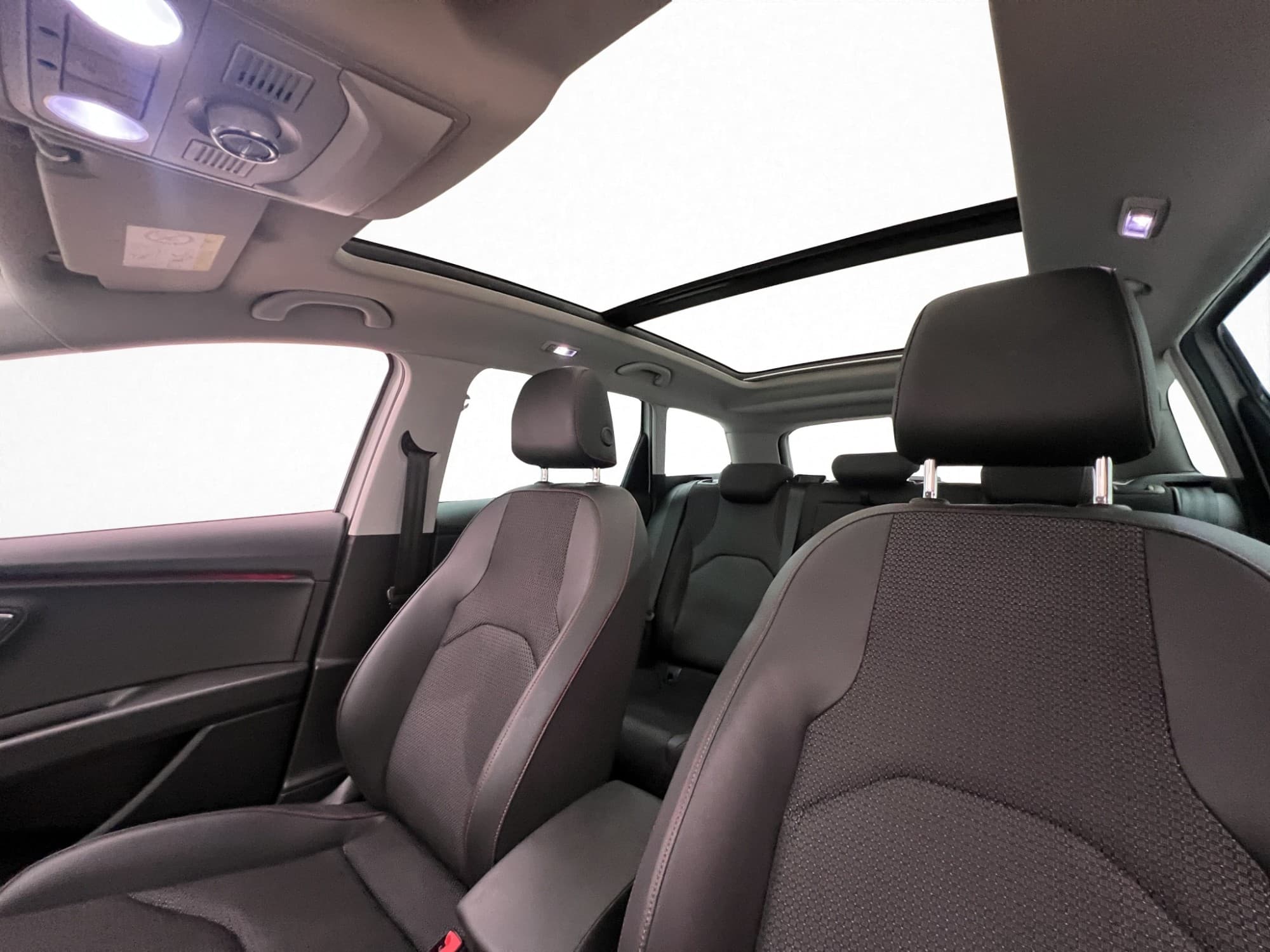 SEAT Leon ST 1.4 TSI 150hk FR Pano CarPlay Kamera Drag