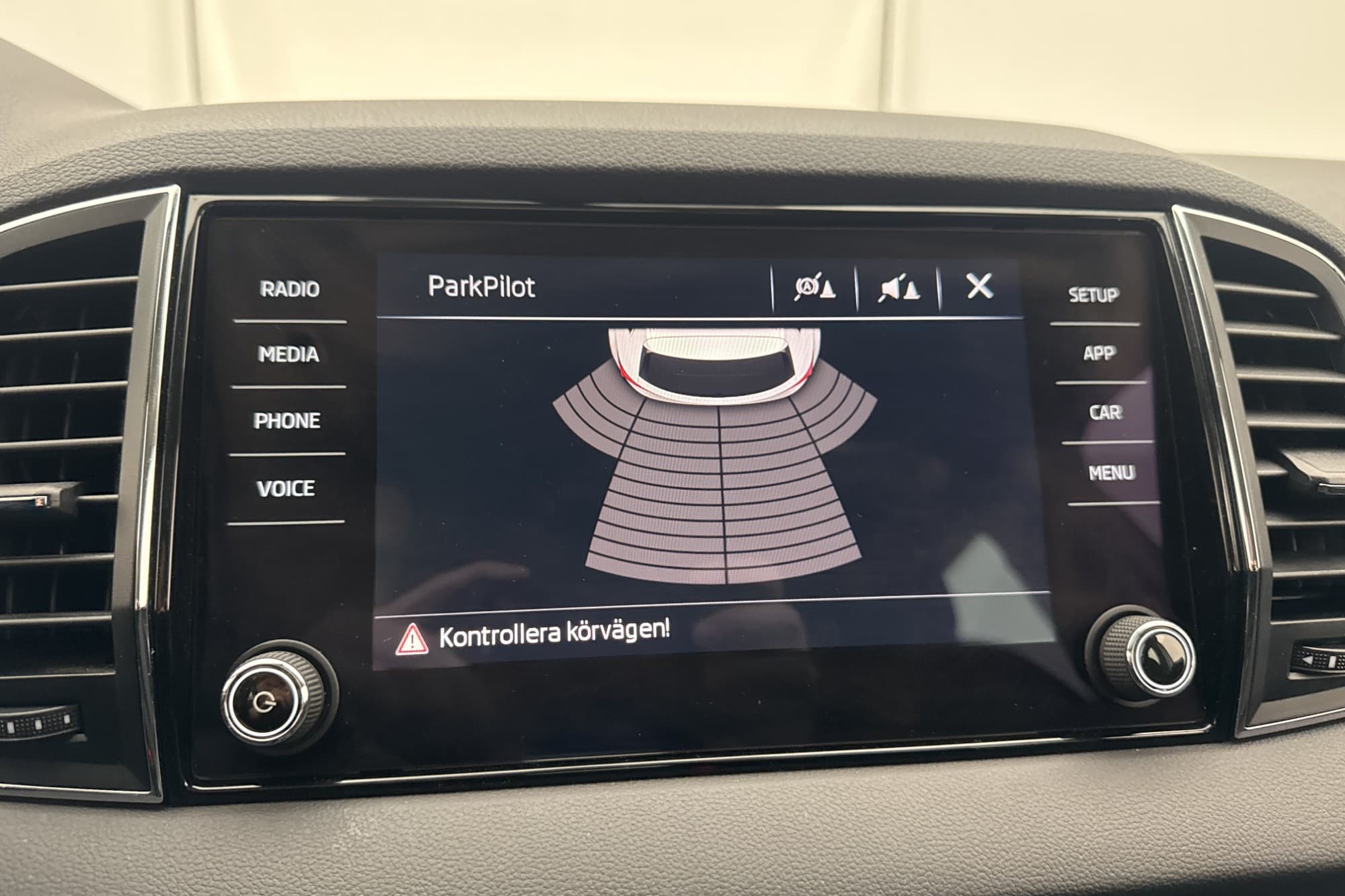 Skoda Karoq TDI 4x4 150hk Ambition M/K-Värm Sensorer CarPlay