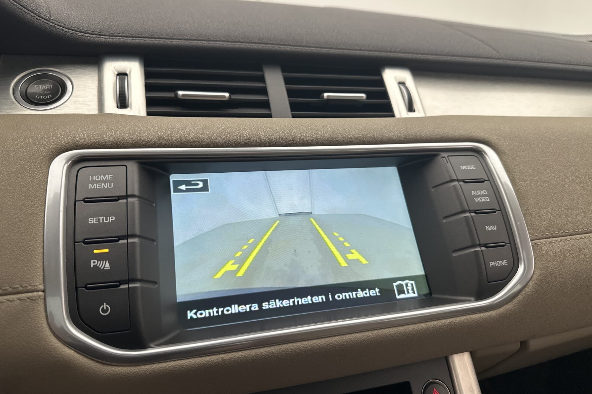 Land Rover Range Rover Evoque AWD Pure Pano Kamera Navi MOMS