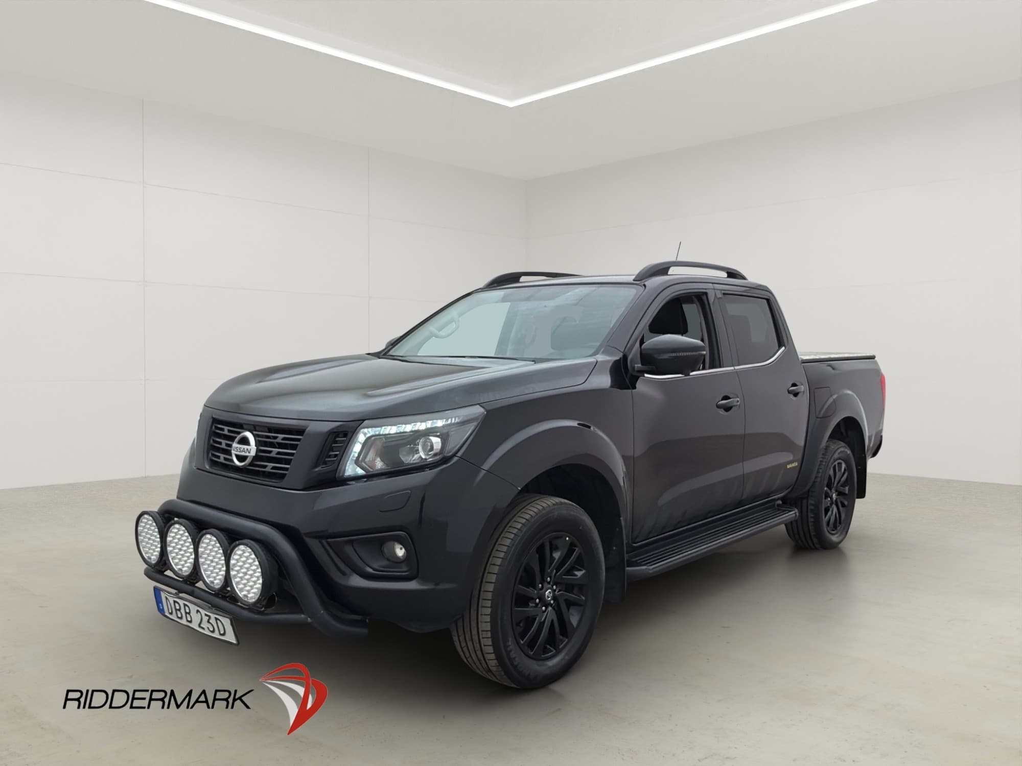 Nissan Navara N-Guard 2.3 4WD Värm Drag Diff Taklucka Moms