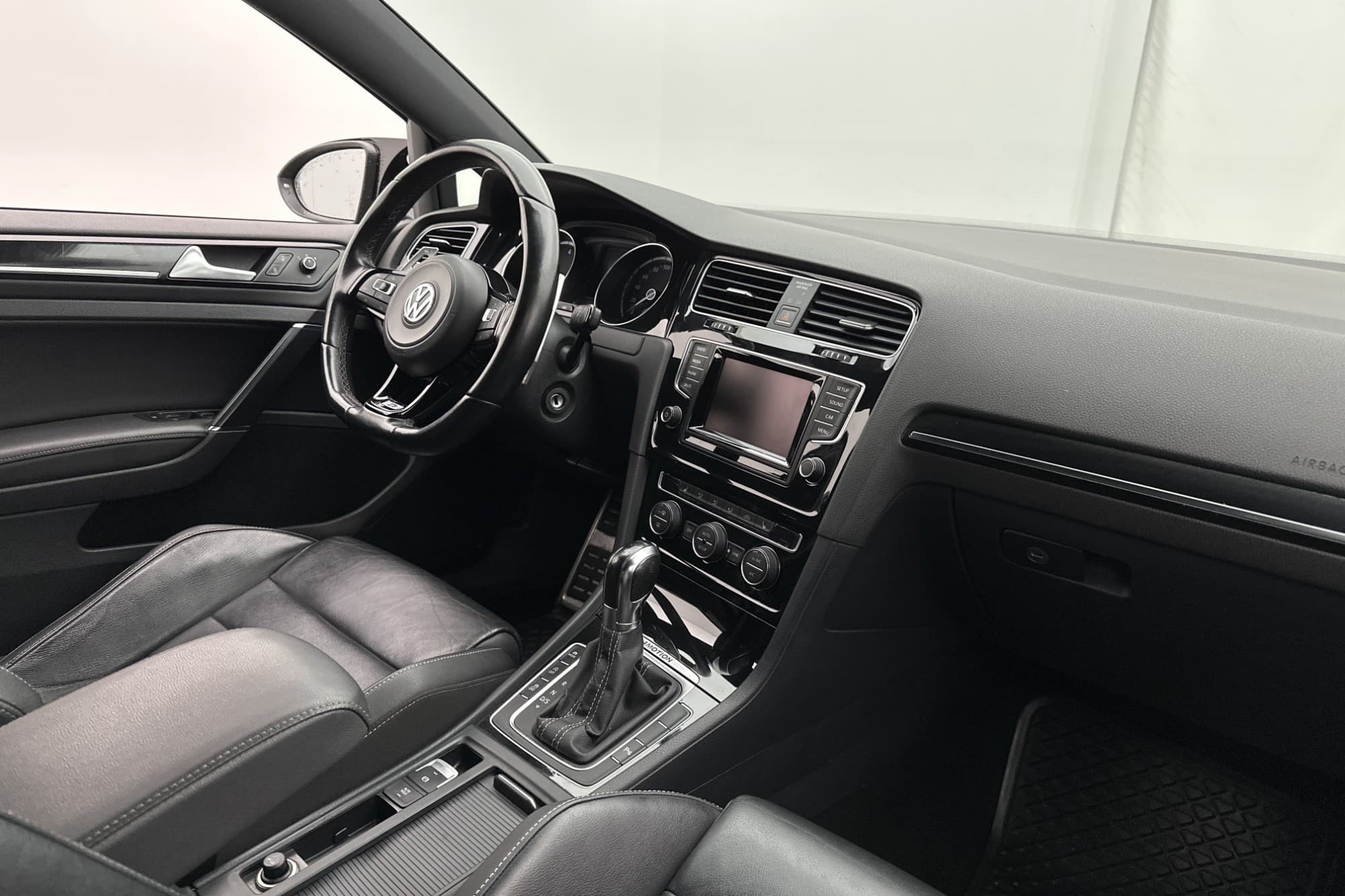 Volkswagen Golf R 2.0 4Motion 300hk Kamera Skinn Adaptiv