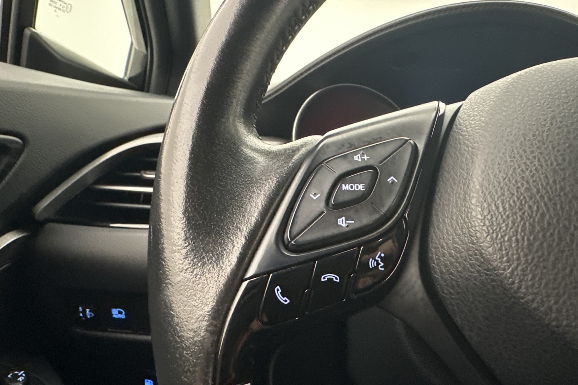 Toyota C-HR Hybrid CVT 122hk Active Kamera Adaptiv Farthåll