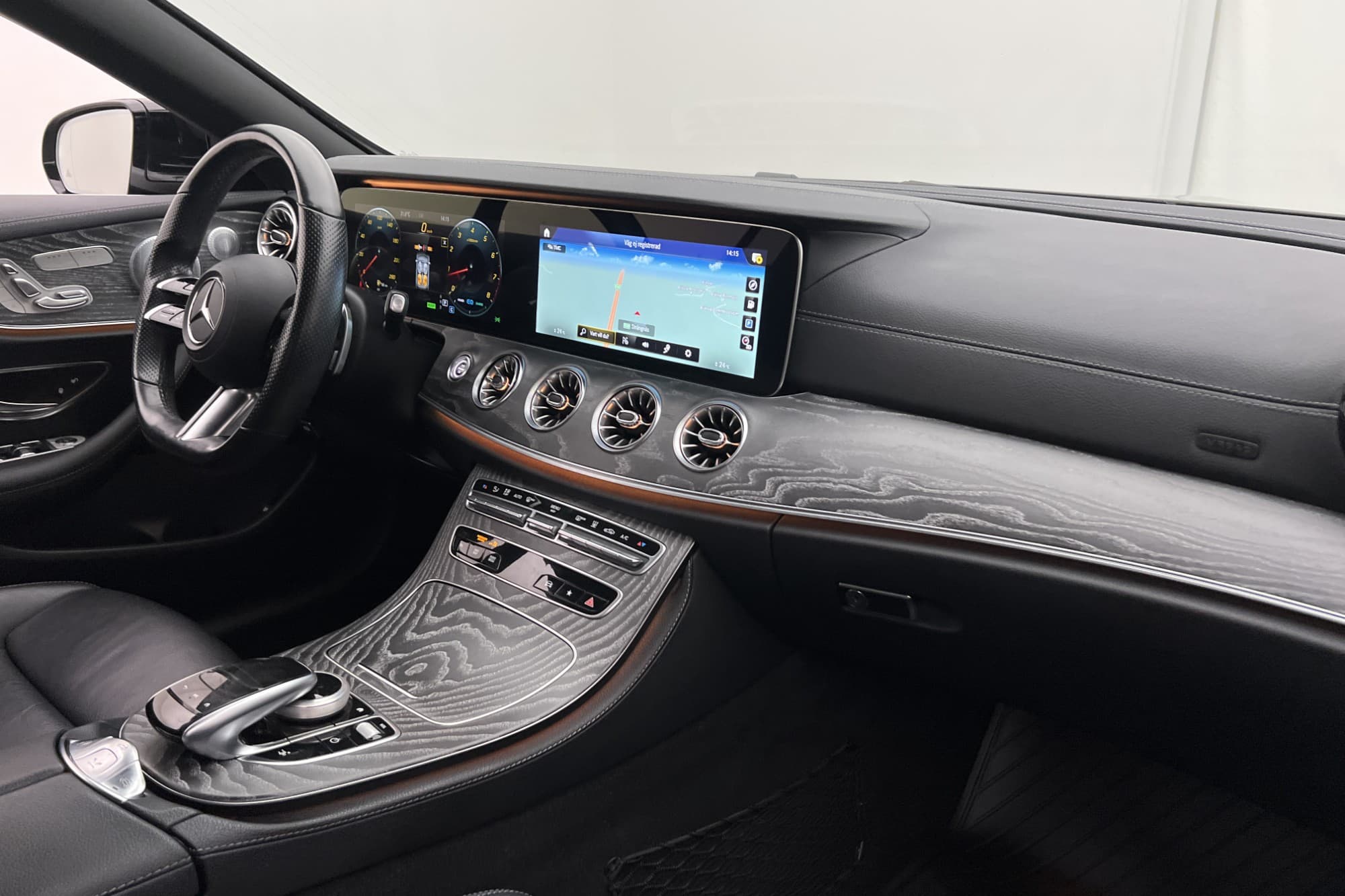 Mercedes-Benz E 200 4M 197hk AMG Värmare Navi 360° Burm Drag